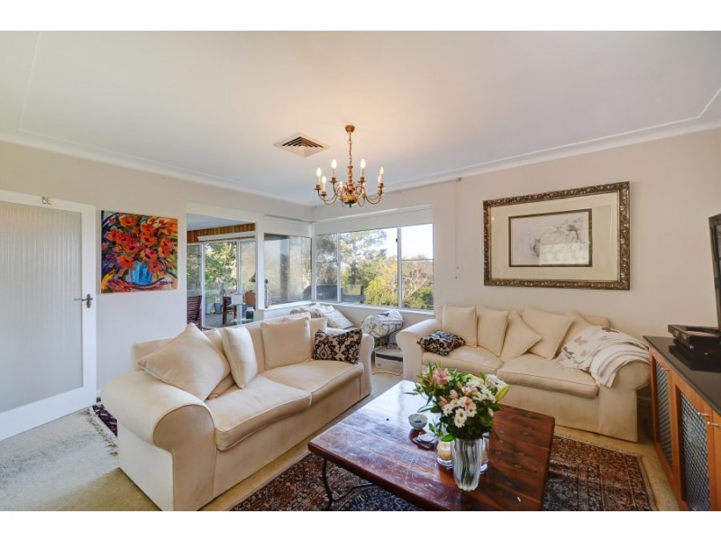 8 The Rampart, Castlecrag NSW 2068
