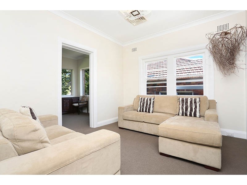 22 Raeburn Avenue, Castlecrag NSW 2068