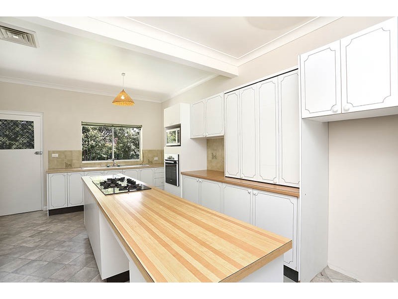 22 Raeburn Avenue, Castlecrag NSW 2068