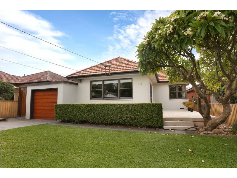 179 Eastern Valley Way, Middle Cove NSW 2068