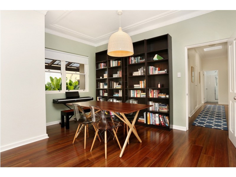 179 Eastern Valley Way, Middle Cove NSW 2068