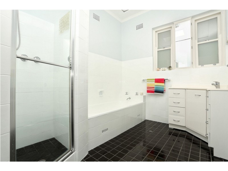 179 Eastern Valley Way, Middle Cove NSW 2068