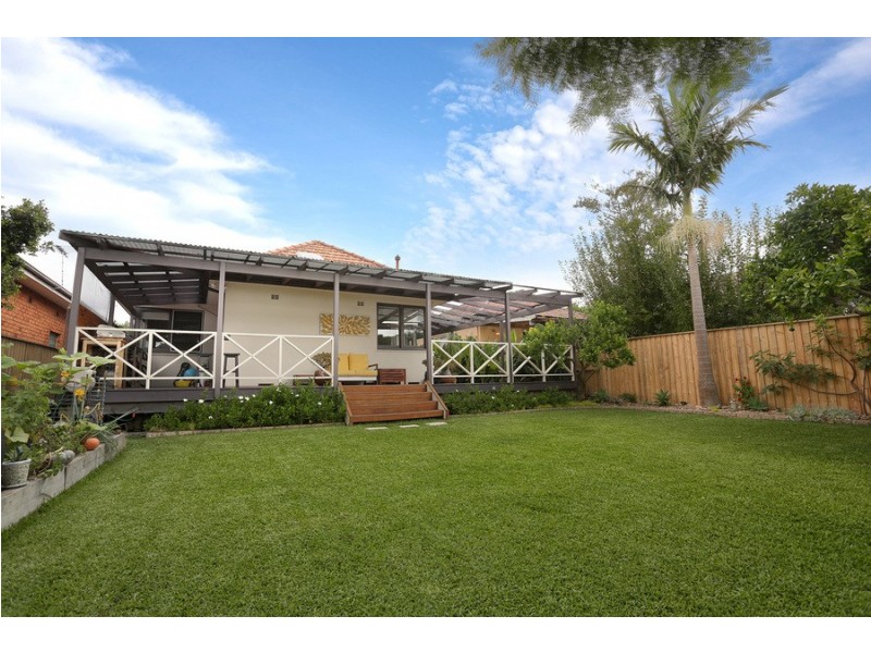 179 Eastern Valley Way, Middle Cove NSW 2068