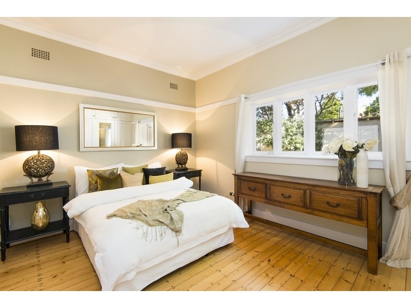 127 Eastern Valley Way, Castlecrag NSW 2068