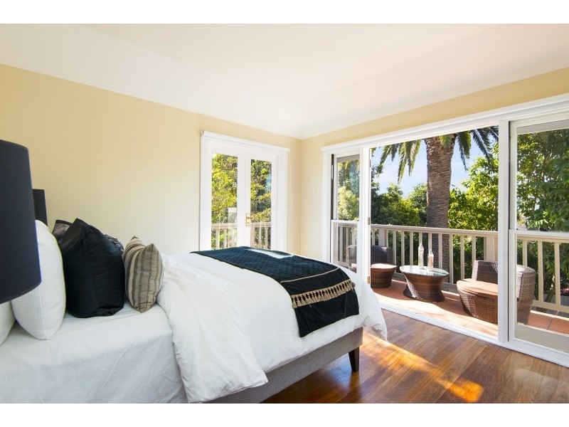 127 Eastern Valley Way, Castlecrag NSW 2068