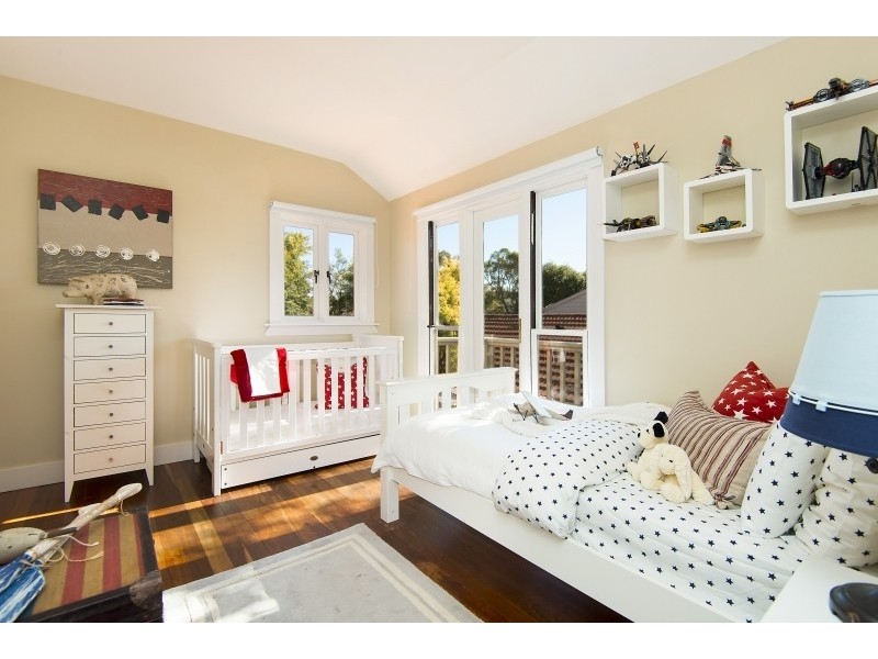 127 Eastern Valley Way, Castlecrag NSW 2068