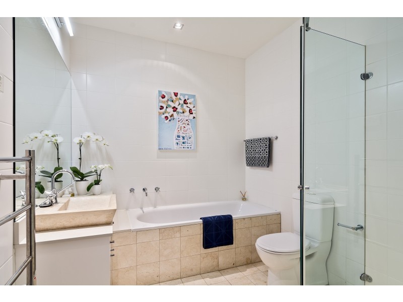 24 The Battlement, Castlecrag NSW 2068