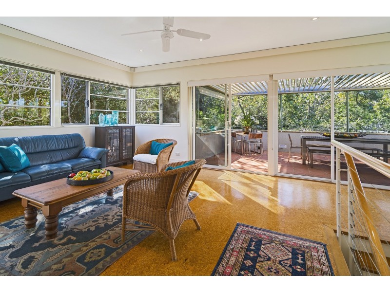 6 Cawarrah Road, Middle Cove NSW 2068