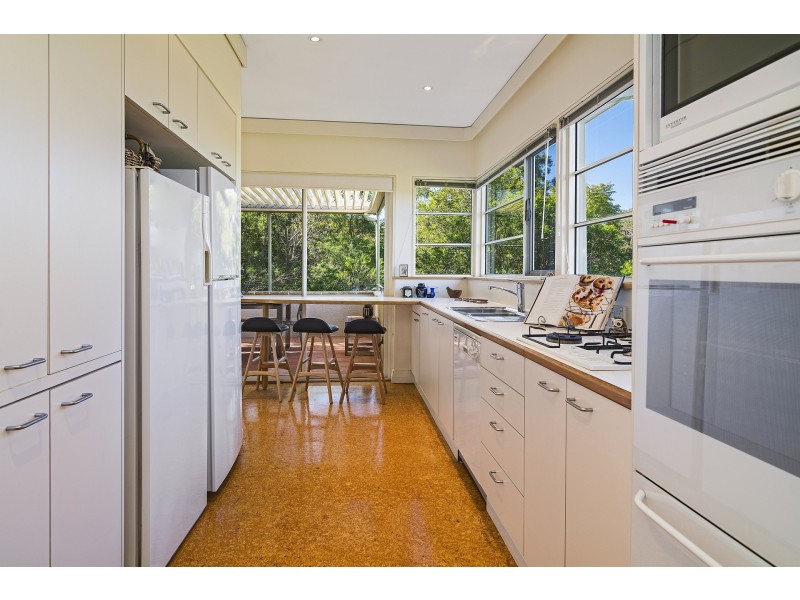 6 Cawarrah Road, Middle Cove NSW 2068