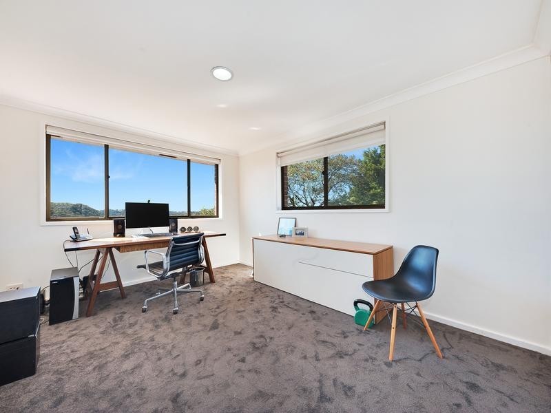 13 Lincoln Avenue, Castlecrag NSW 2068