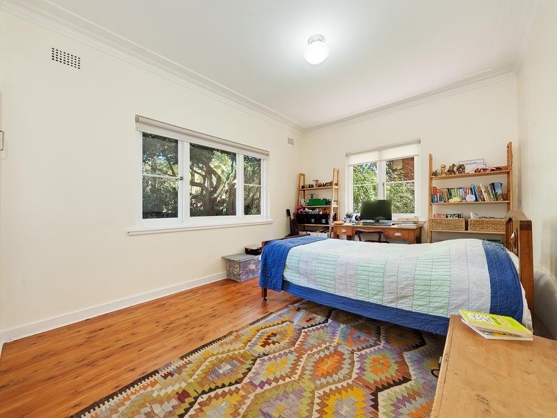 13 Lincoln Avenue, Castlecrag NSW 2068