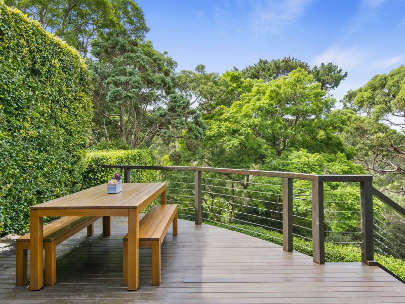100 Sugarloaf Crescent, Castlecrag NSW 2068