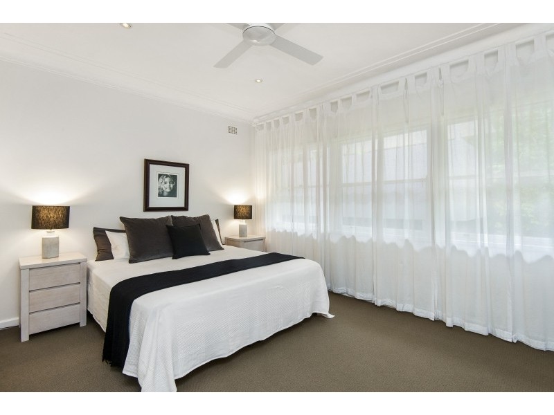 100 Sugarloaf Crescent, Castlecrag NSW 2068