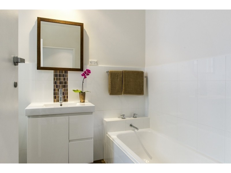 100 Sugarloaf Crescent, Castlecrag NSW 2068