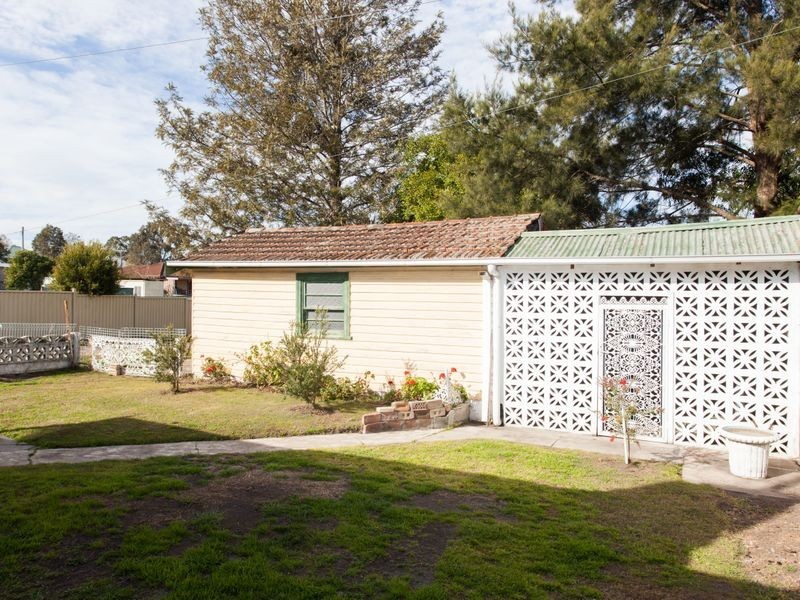 3 Albury Street, Abermain NSW 2326