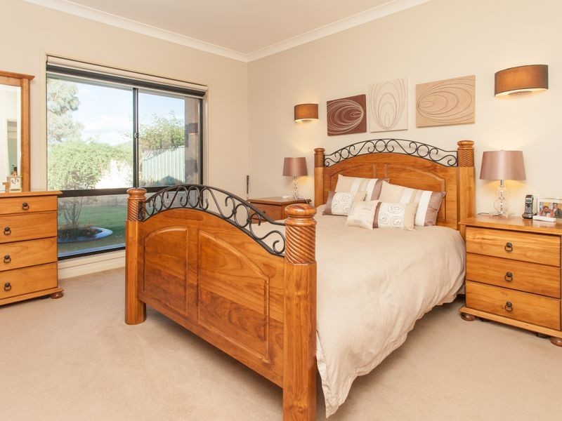 14 Traminer Grove, Cessnock NSW 2325