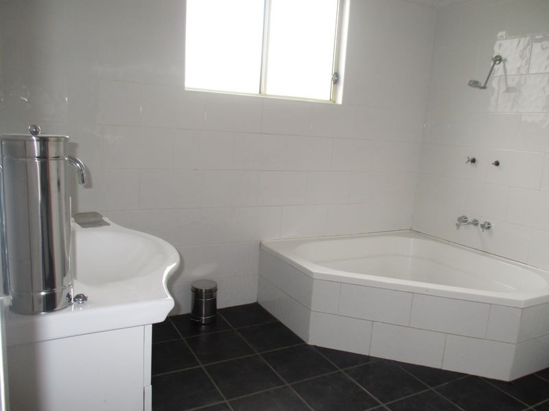 13 Church Street, Weston NSW 2326