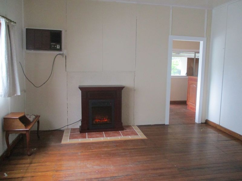 10 Charles Street, Abermain NSW 2326