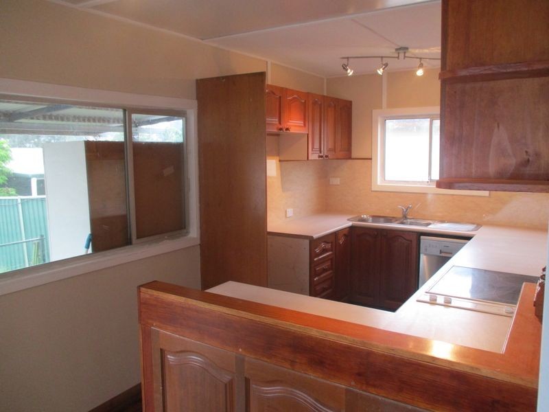10 Charles Street, Abermain NSW 2326