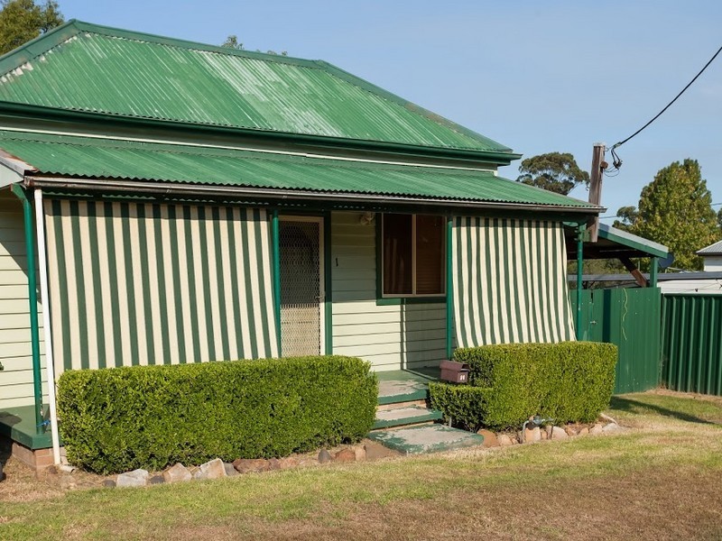 1 Albury Street, Abermain NSW 2326