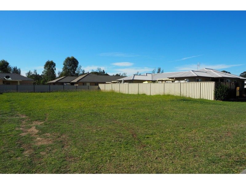 12 Alpine Avenue, Cessnock NSW 2325