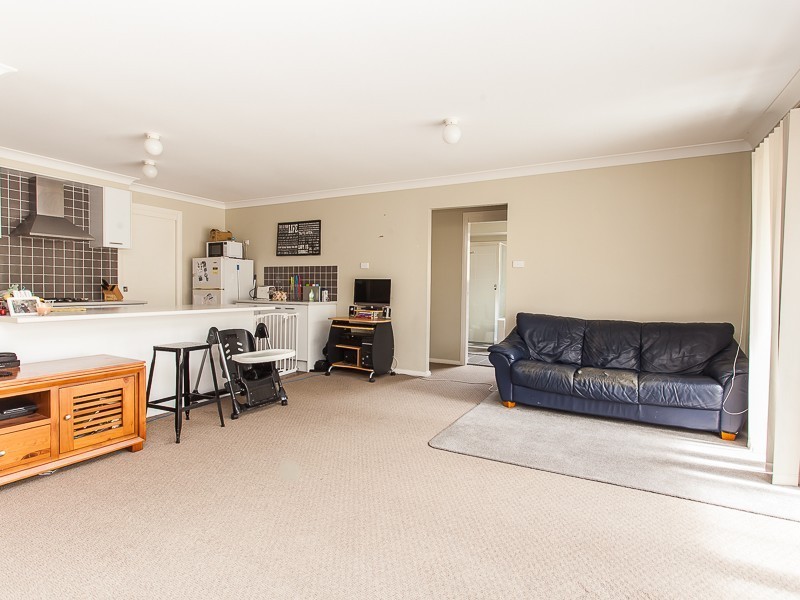 1 & 2/22 Alpine Avenue, Cessnock NSW 2325