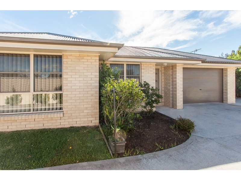 1 & 2/22 Alpine Avenue, Cessnock NSW 2325