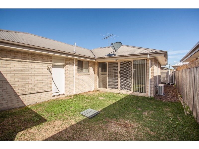 1 & 2/22 Alpine Avenue, Cessnock NSW 2325
