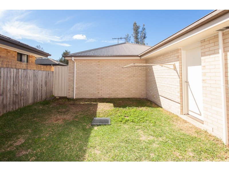 1 & 2/22 Alpine Avenue, Cessnock NSW 2325