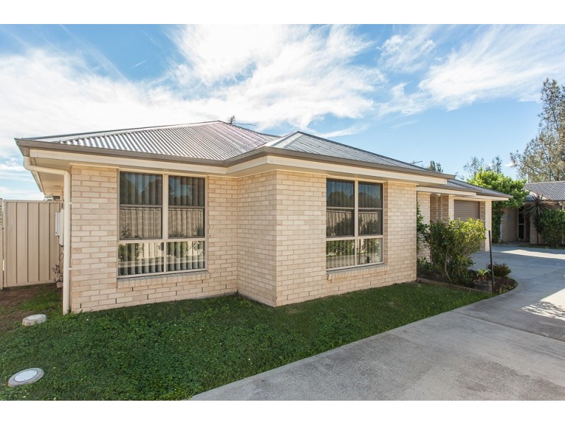 1 & 2/22 Alpine Avenue, Cessnock NSW 2325