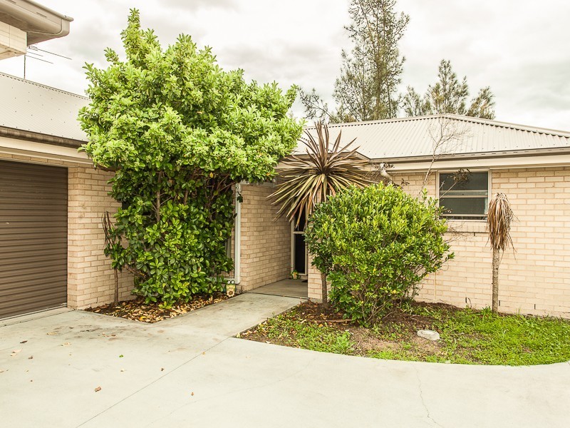 1 & 2/22 Alpine Avenue, Cessnock NSW 2325