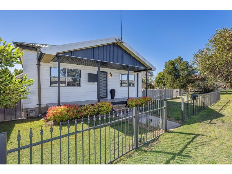 19 Barrett Avenue, Cessnock NSW 2325