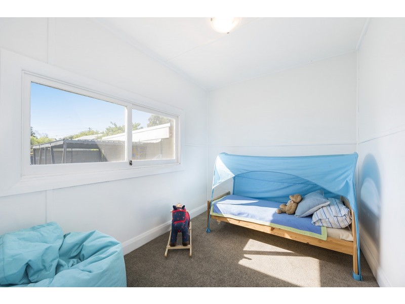 19 Barrett Avenue, Cessnock NSW 2325