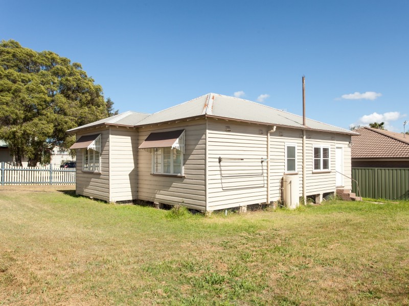 38 Wollombi Road, Cessnock NSW 2325