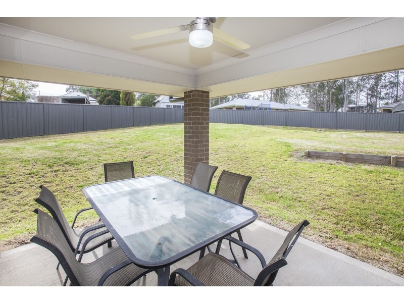4 Mason Place, North Rothbury NSW 2335