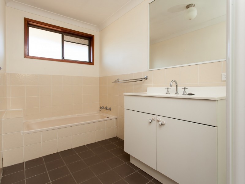 38 Evatt Street, Pelaw Main NSW 2327