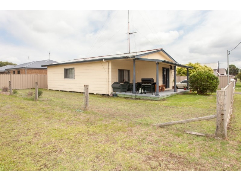 9 Fifth Street, Cessnock NSW 2325