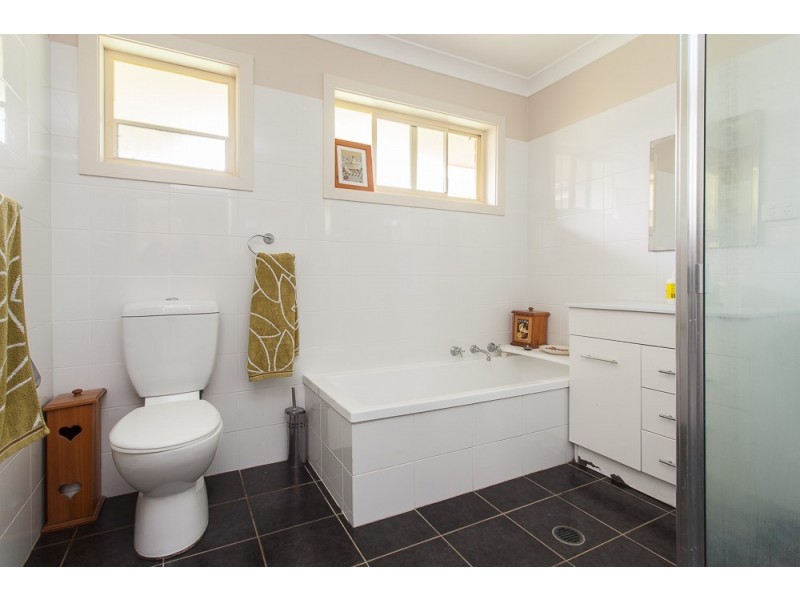 32 Thomas Street, North Rothbury NSW 2335