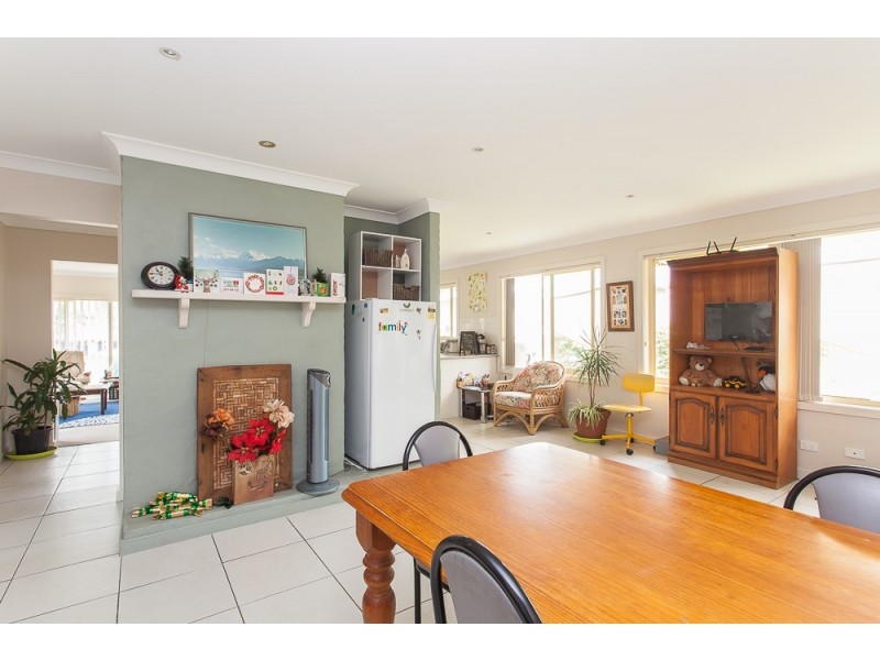 32 Thomas Street, North Rothbury NSW 2335