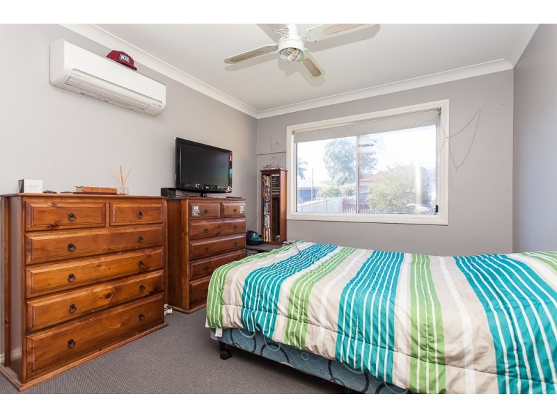 17 Elizabeth Street, Abermain NSW 2326