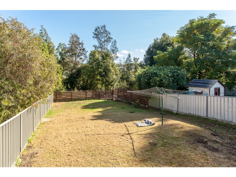 17 Elizabeth Street, Abermain NSW 2326