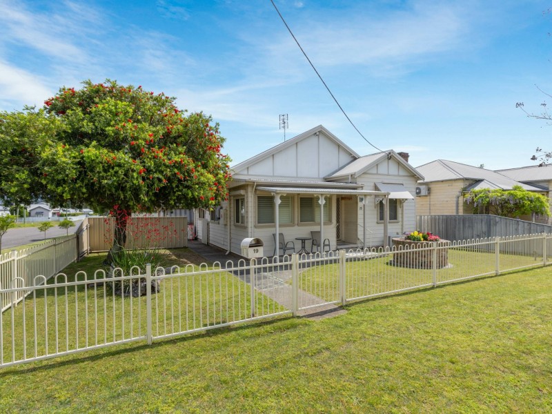 19 Elizabeth Street, Cessnock NSW 2325