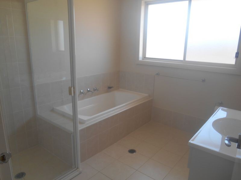 2/16 Ann Street, Cessnock NSW 2325