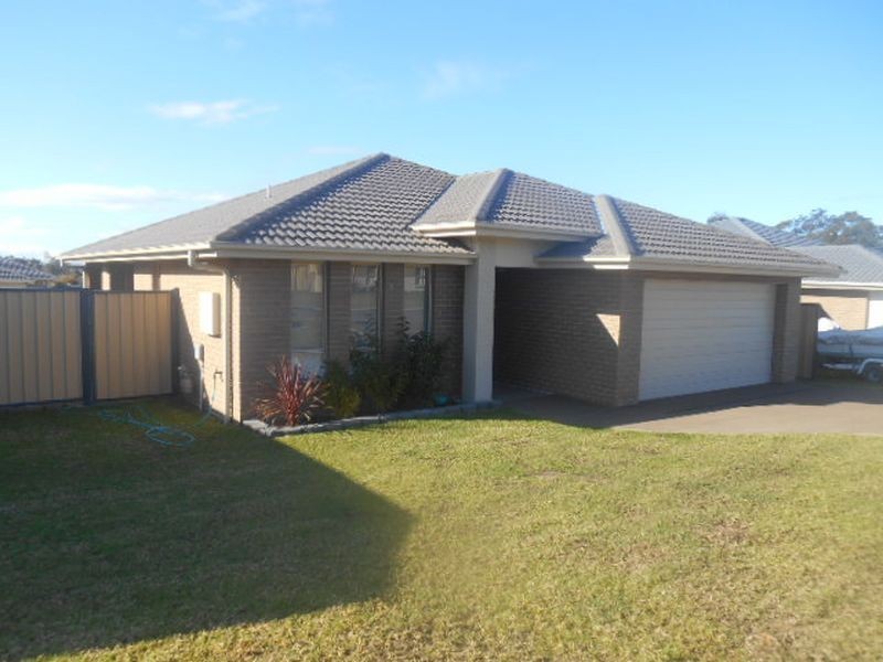 10 Tempranillo Dr, Cessnock NSW 2325