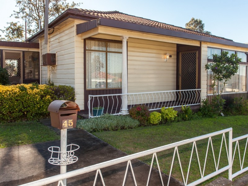 45 Tamworth Street, Abermain NSW 2326
