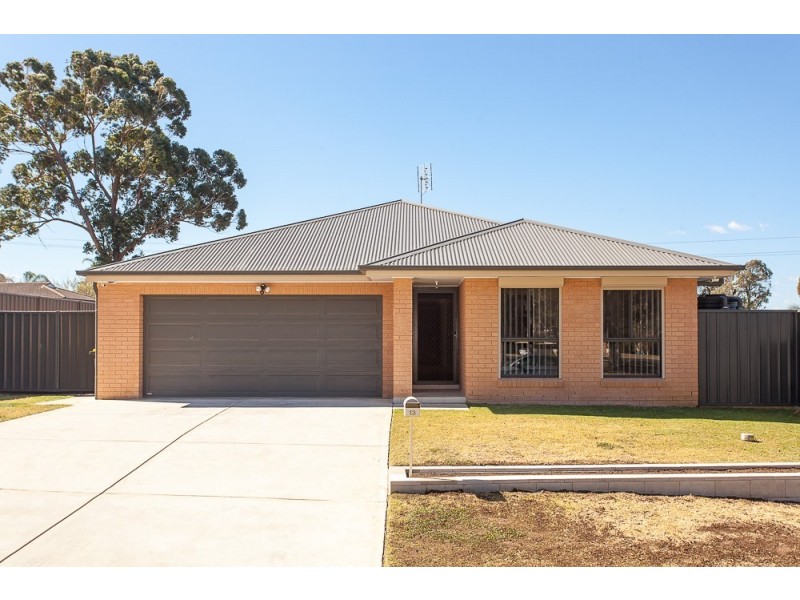 13 McBlane Street, Weston NSW 2326