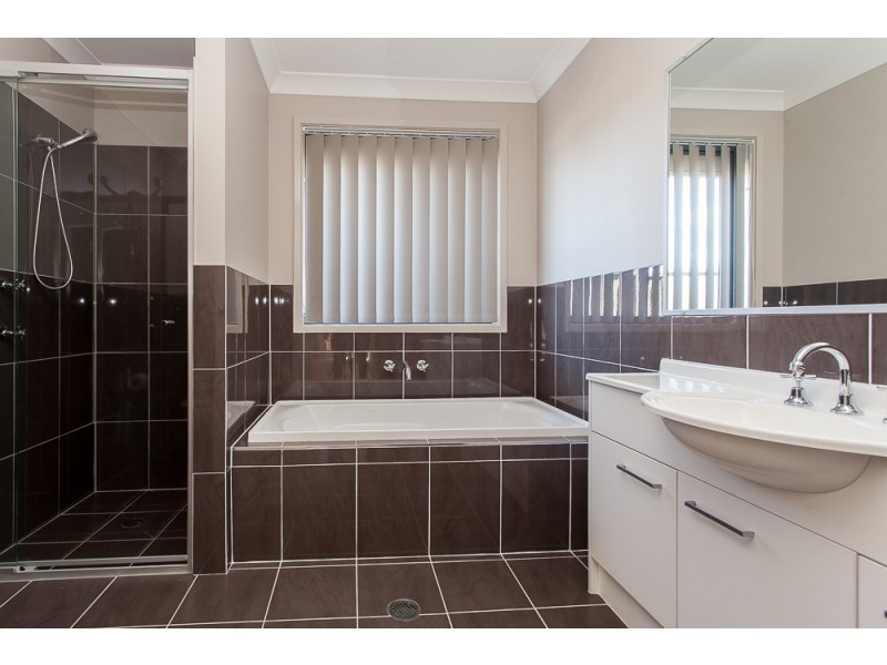 13 McBlane Street, Weston NSW 2326