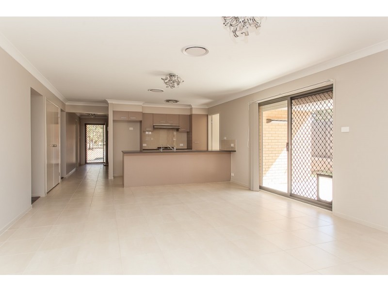 13 McBlane Street, Weston NSW 2326
