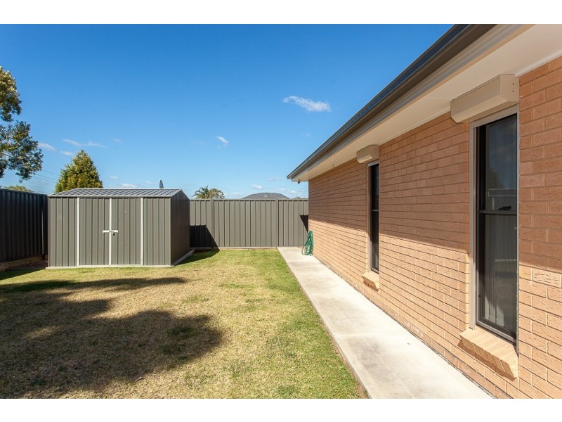 13 McBlane Street, Weston NSW 2326