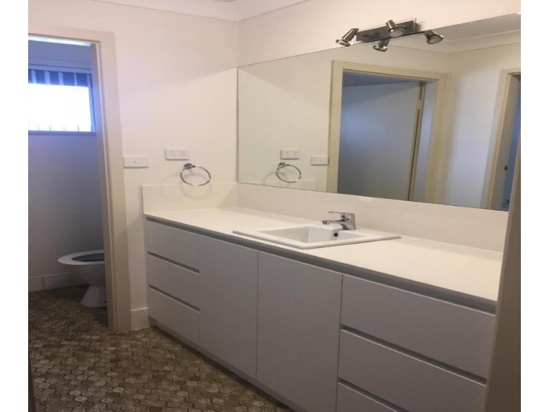 2 West Ave, Cessnock NSW 2325